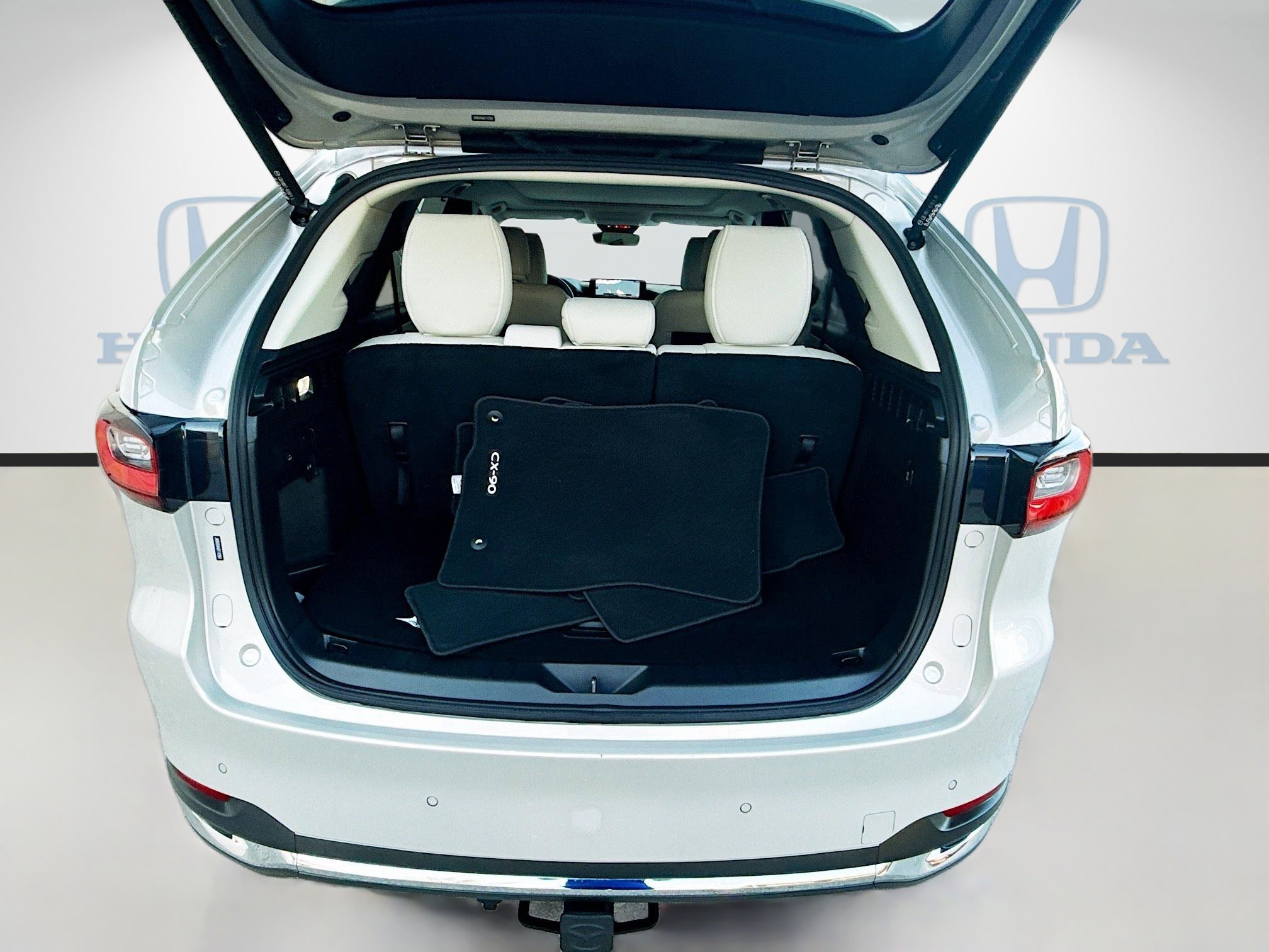 Used 2024 MAZDA CX-90 Plug-In Hybrid w/ Premium Pkg image 27