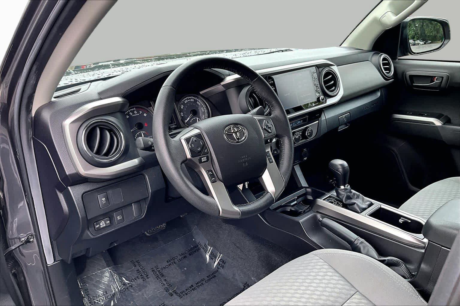 Used 2022 Toyota Tacoma SR5 w/ Technology Package AWD/4WD image 17