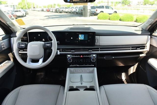 Used 2025 Hyundai Santa Fe Limited FWD image 7