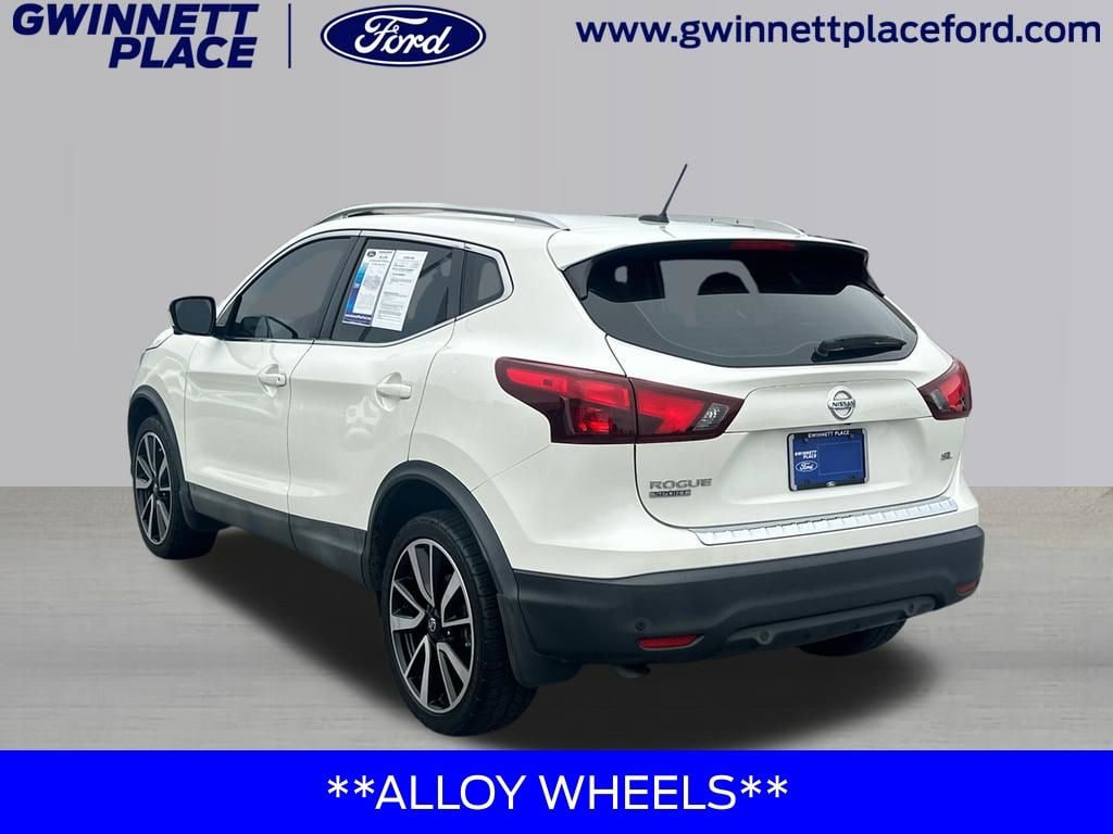 Used 2019 Nissan Rogue Sport SL w/ Premium Package FWD image 7
