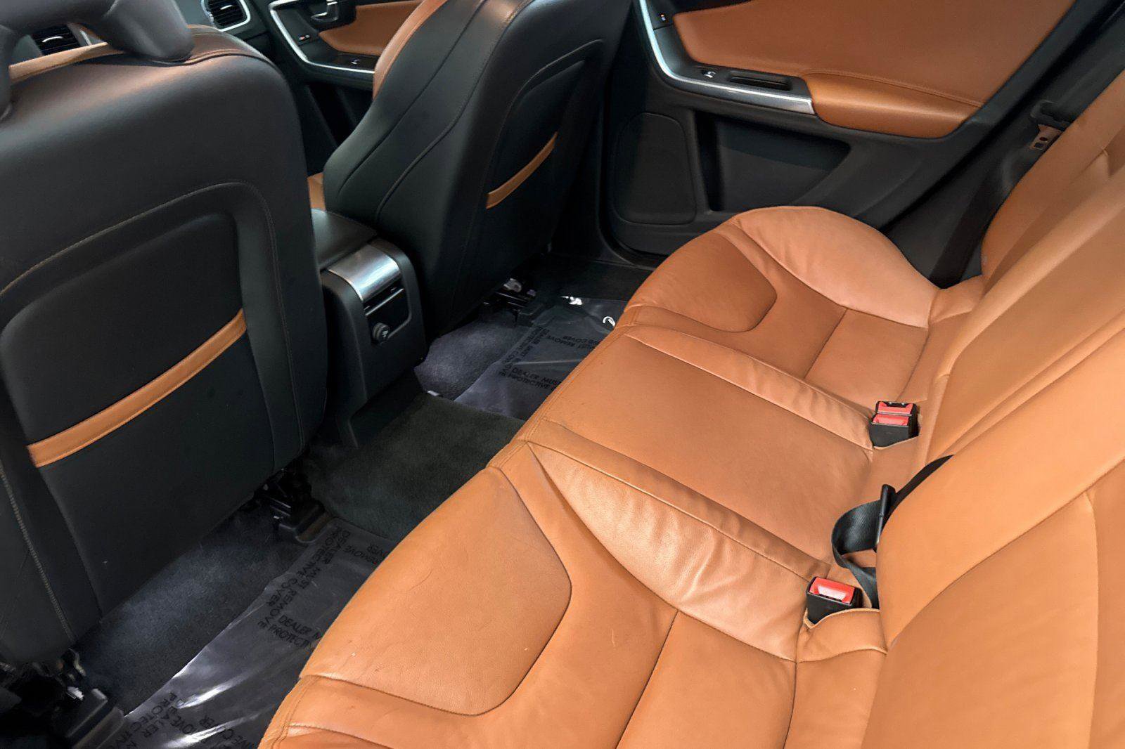 Used 2016 Volvo S60 T5 Premier image 11