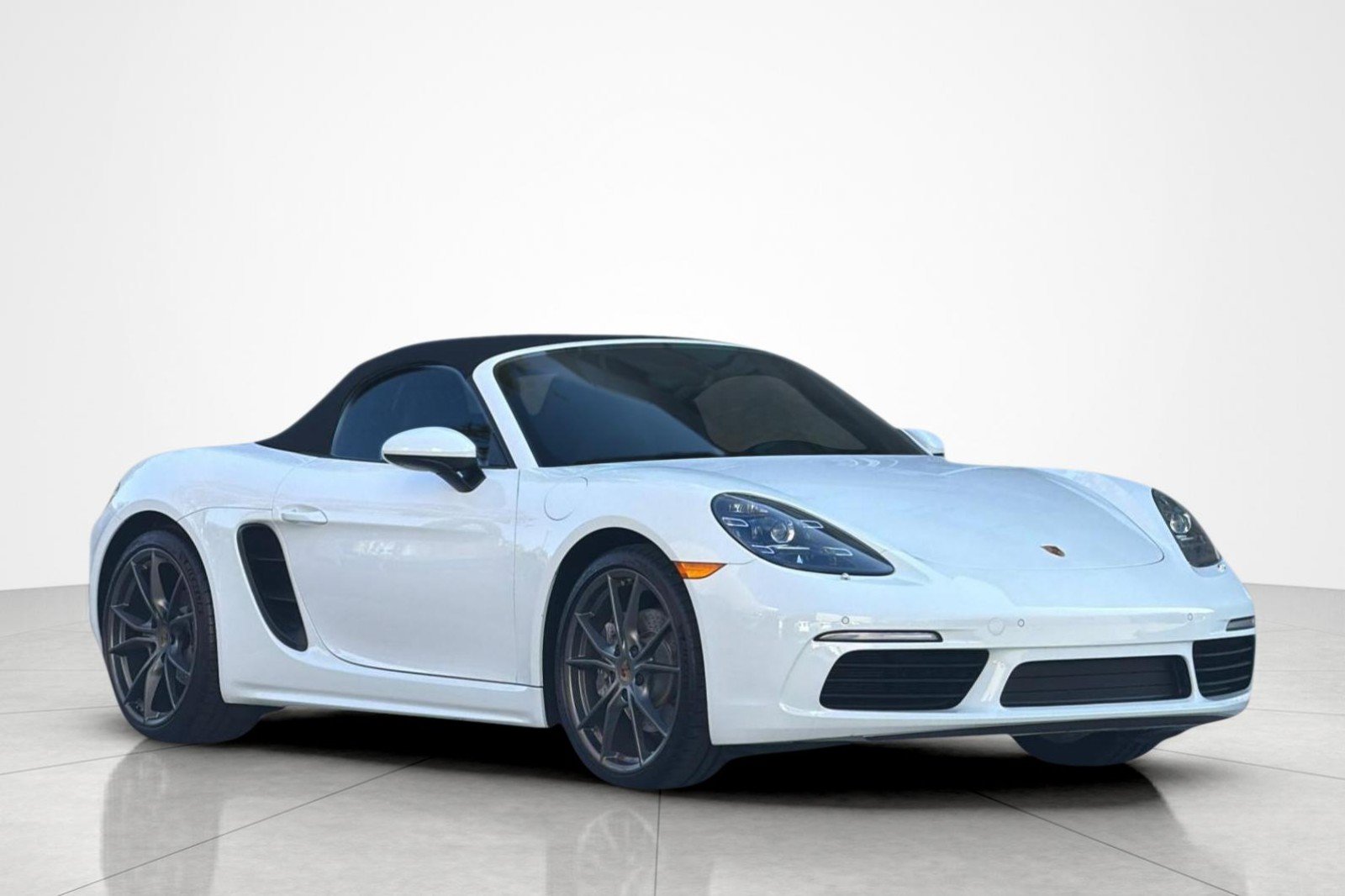 Used 2022 Porsche 718 Boxster w/ Premium Package RWD image 9