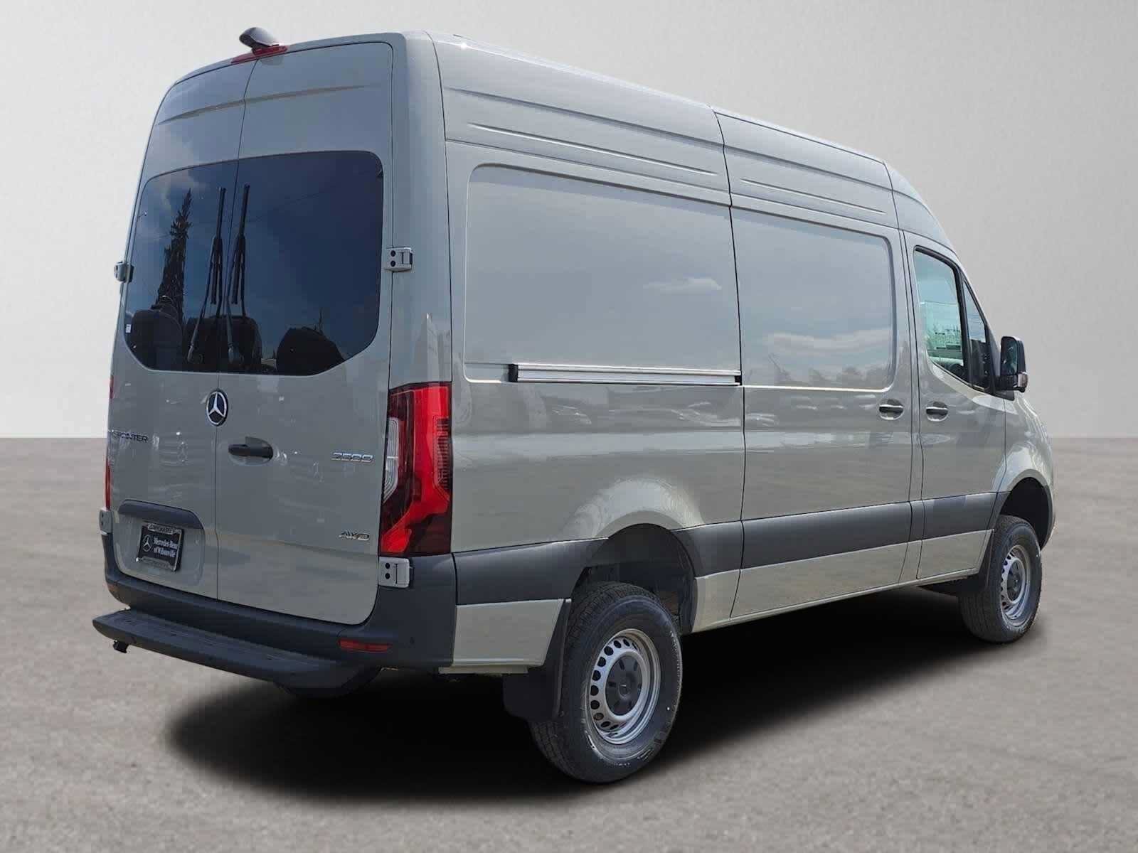 Used 2026 Mercedes-Benz Sprinter 2500 image 3