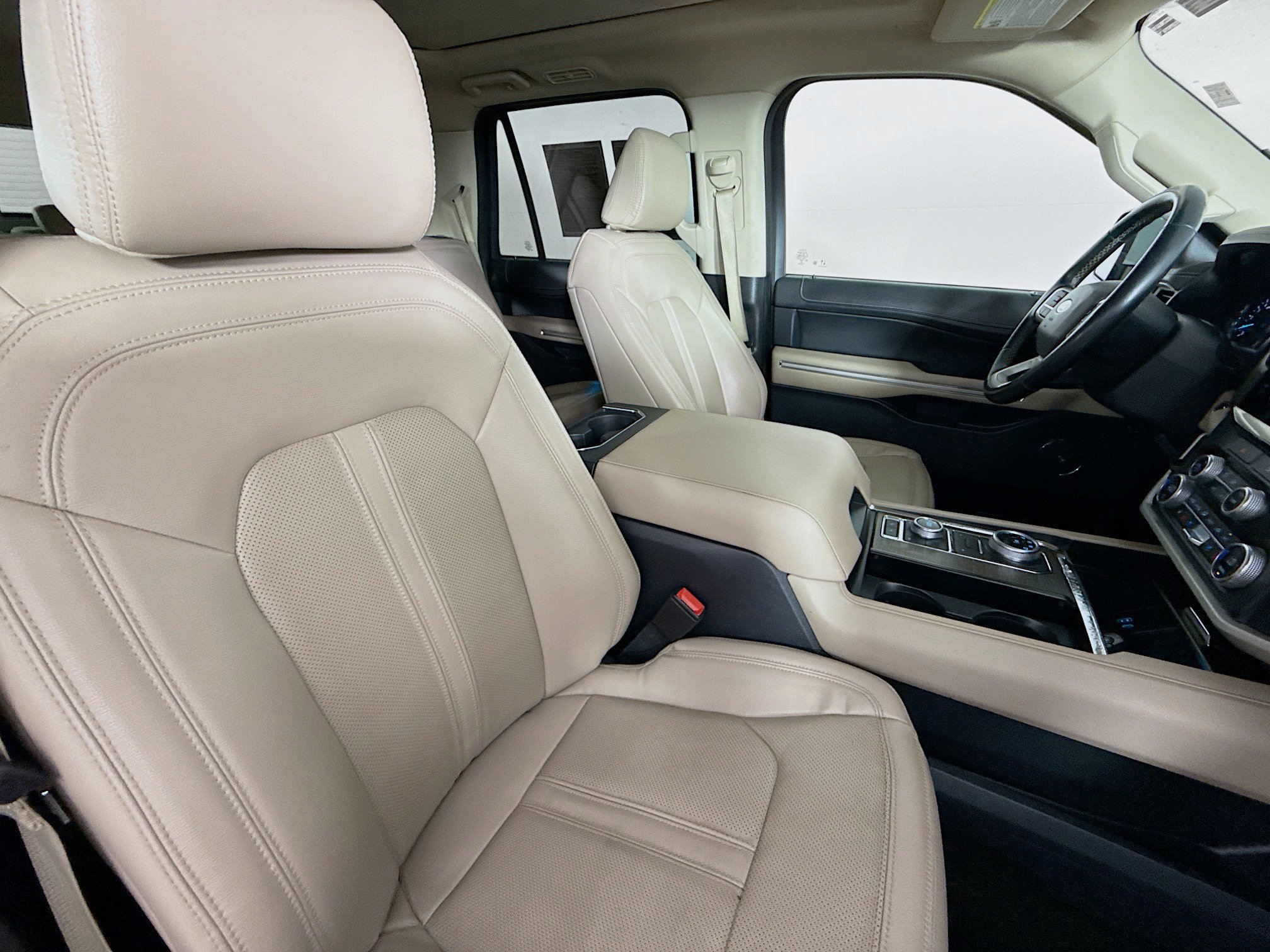 Used 2022 Ford Expedition Limited image 38