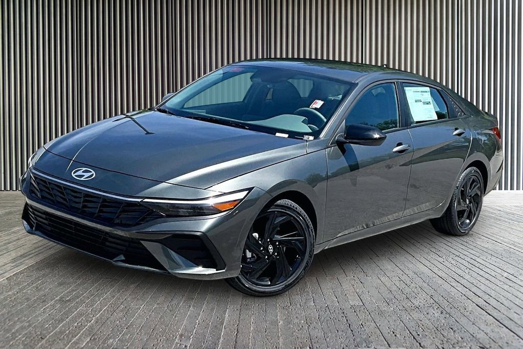 New 2026 Hyundai Elantra SEL Sport Premium FWD image 2