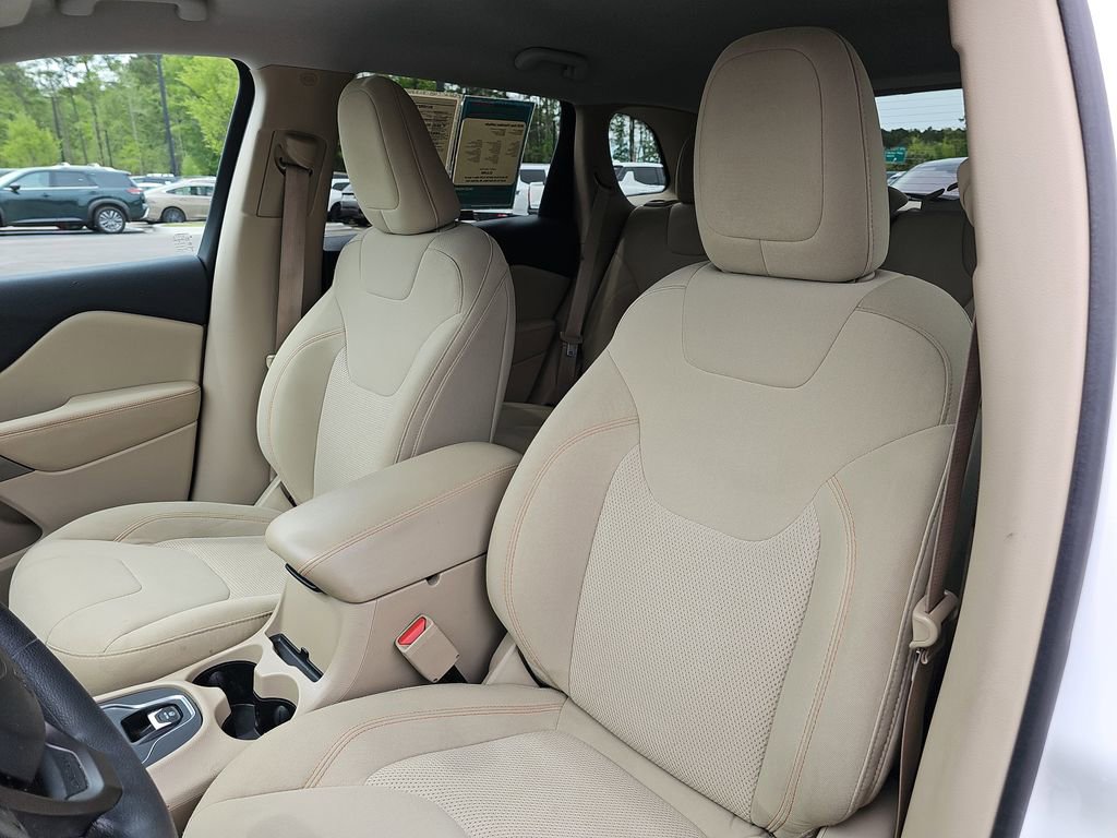 Used 2020 Jeep Cherokee Latitude image 18