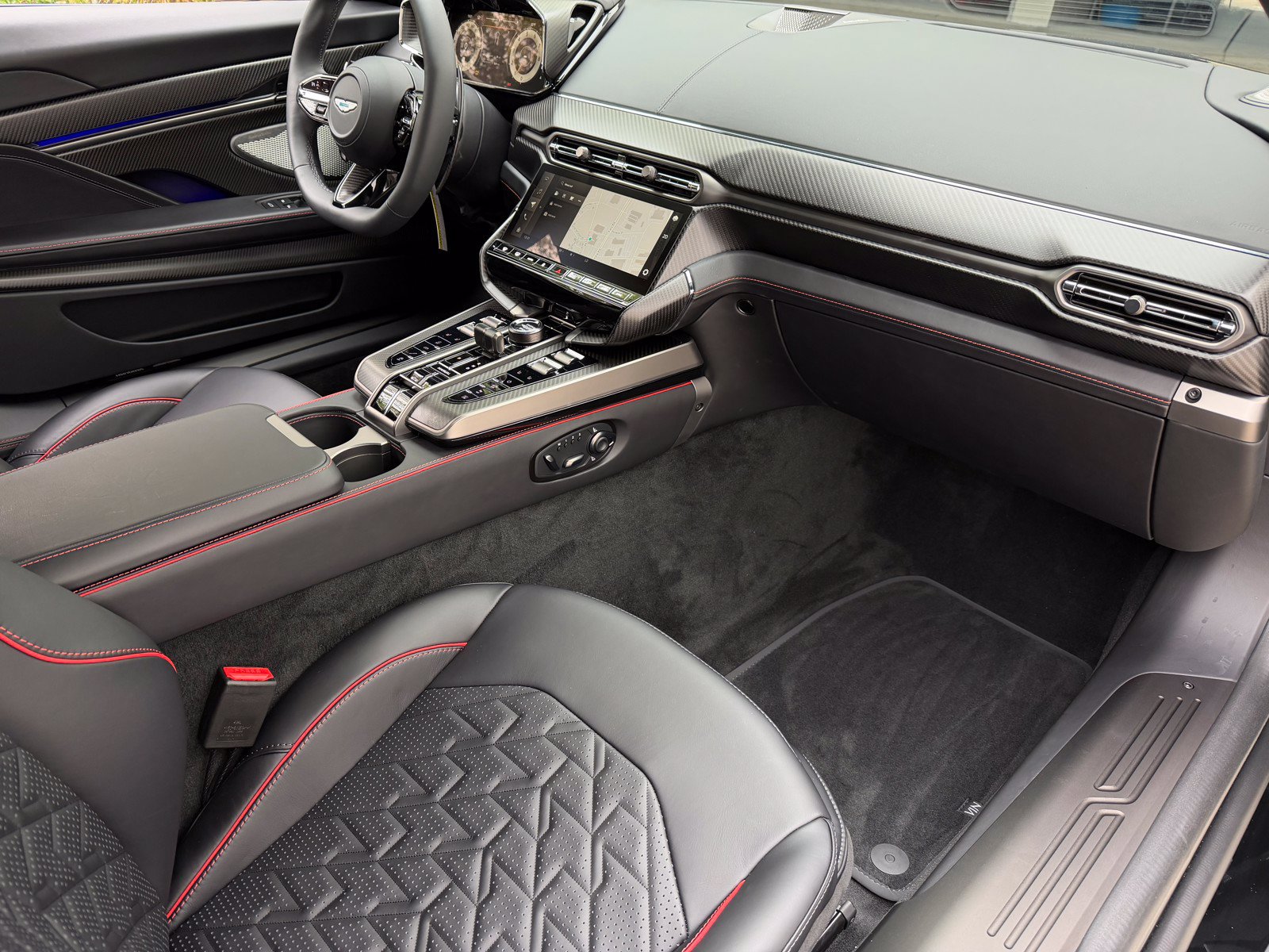 New 2026 Aston Martin Vanquish Convertible RWD image 17
