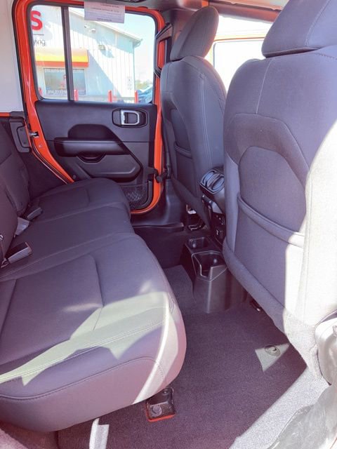 Used 2018 Jeep Wrangler Unlimited Sahara image 21