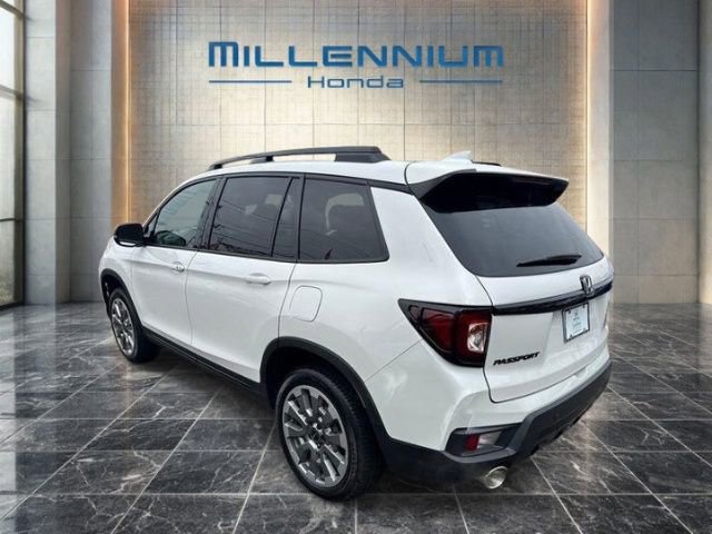 Used 2025 Honda Passport Black Edition image 17