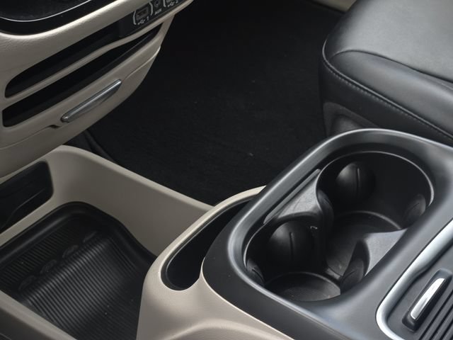 Used 2024 Chrysler Pacifica Touring-L FWD image 23