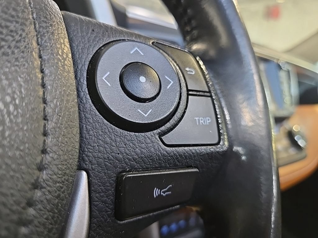 Used 2017 Toyota RAV4 Limited w/ Advanced Technology Package AWD/4WD image 17
