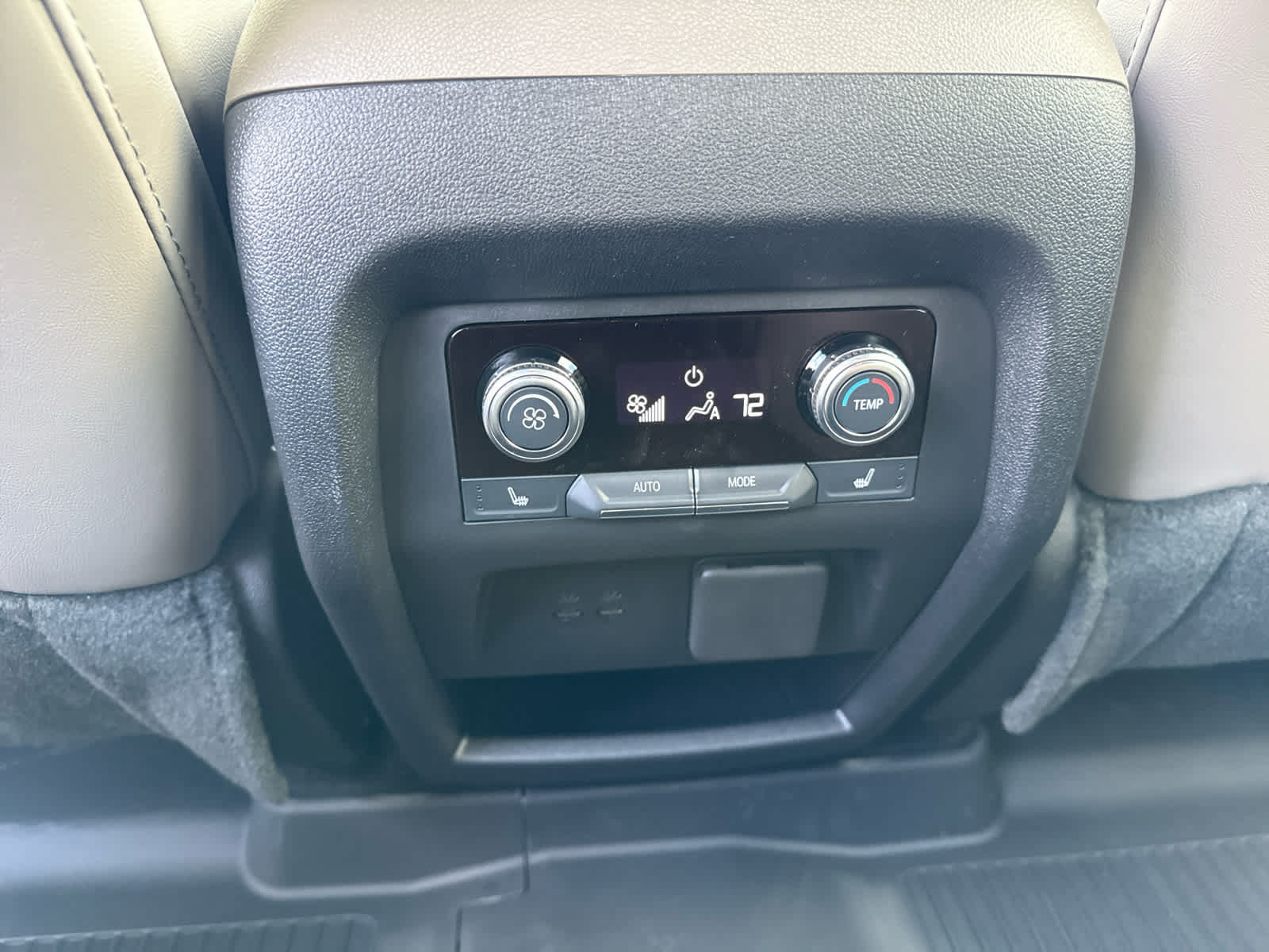 New 2026 GMC Acadia Elevation w/ Elevation Premium Package AWD/4WD image 27
