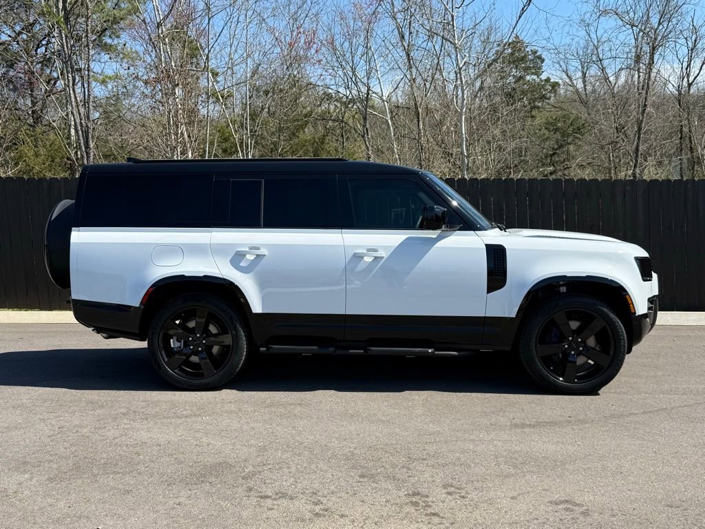 New 2026 Land Rover Defender 130 X-Dynamic SE image 6