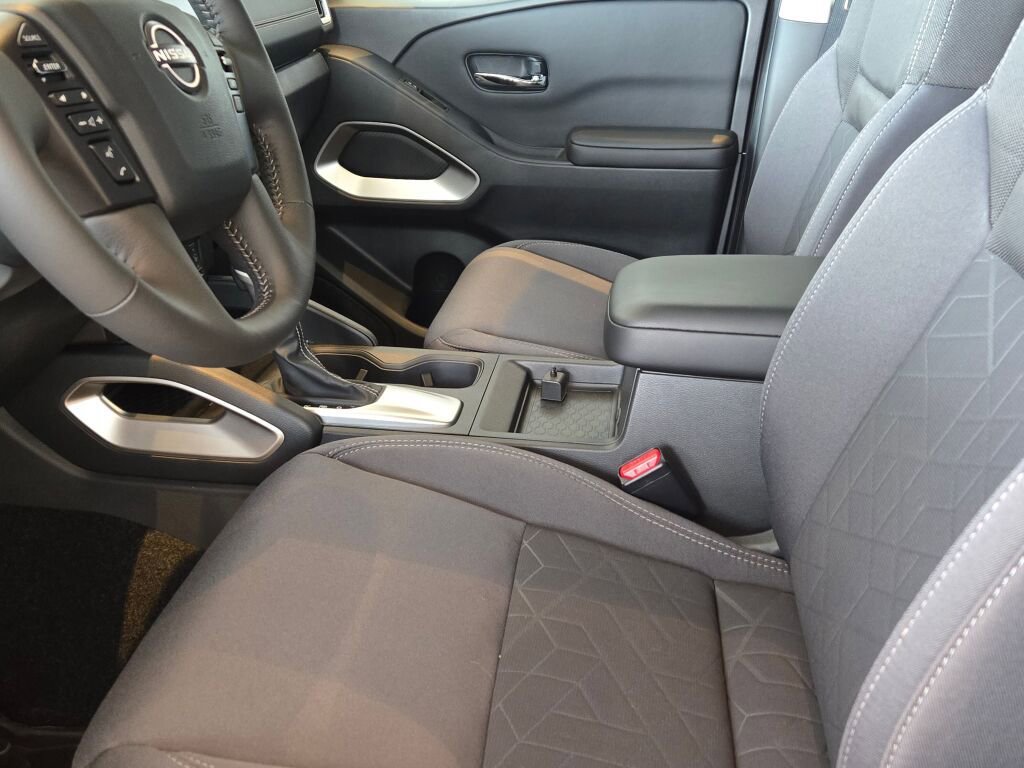 New 2025 Nissan Frontier SV w/ SV Convenience Package image 31