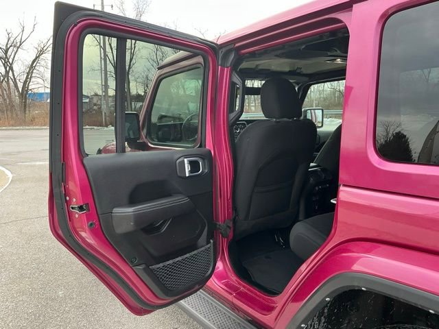 Used 2021 Jeep Wrangler Unlimited Sahara image 21