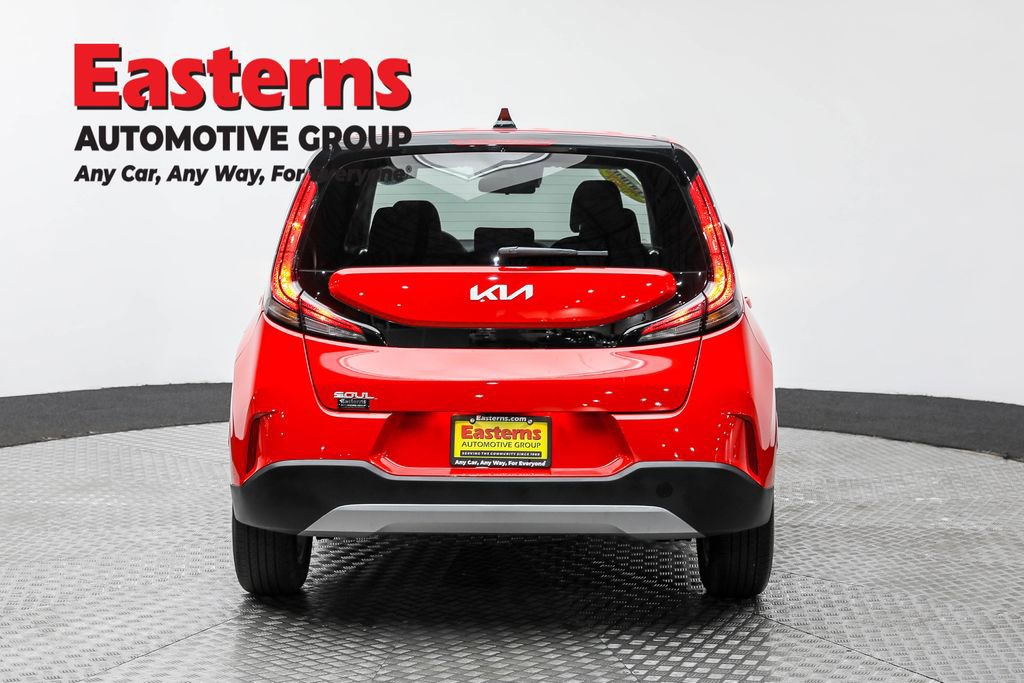 Used 2025 Kia Soul LX w/ LX Technology Package image 6
