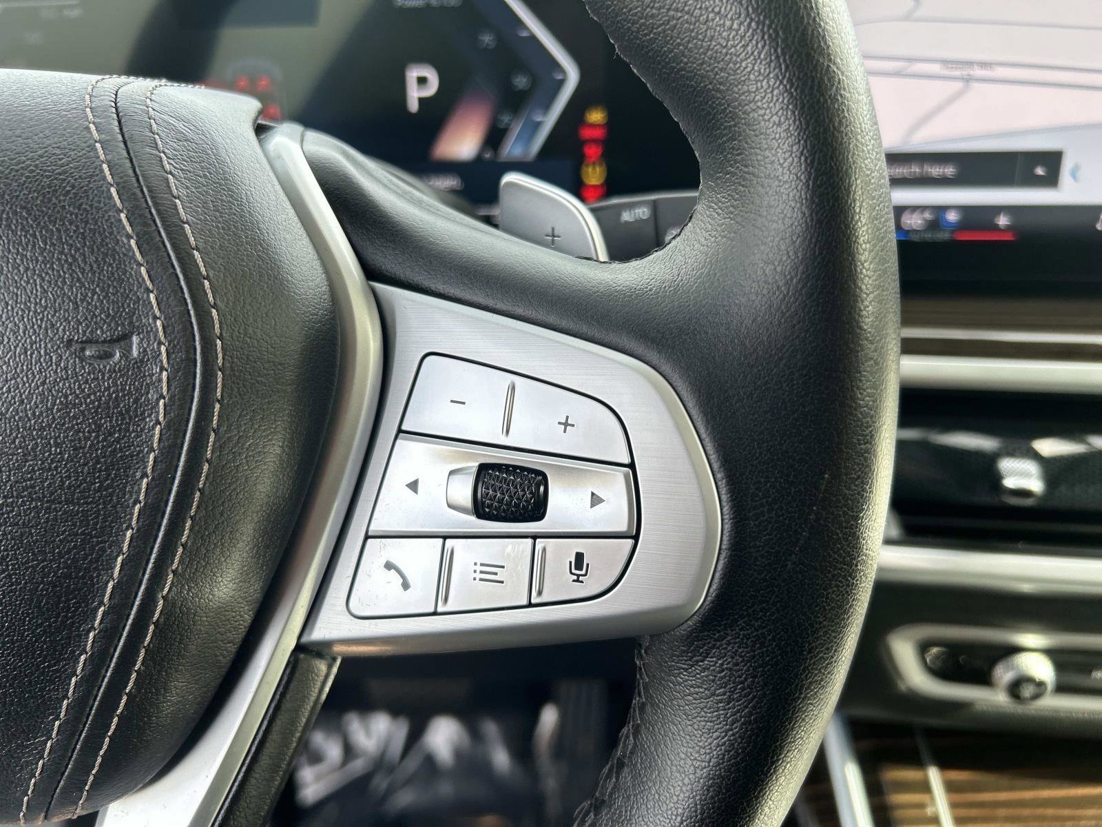 Used 2024 BMW X7 xDrive40i w/ Premium Package image 23