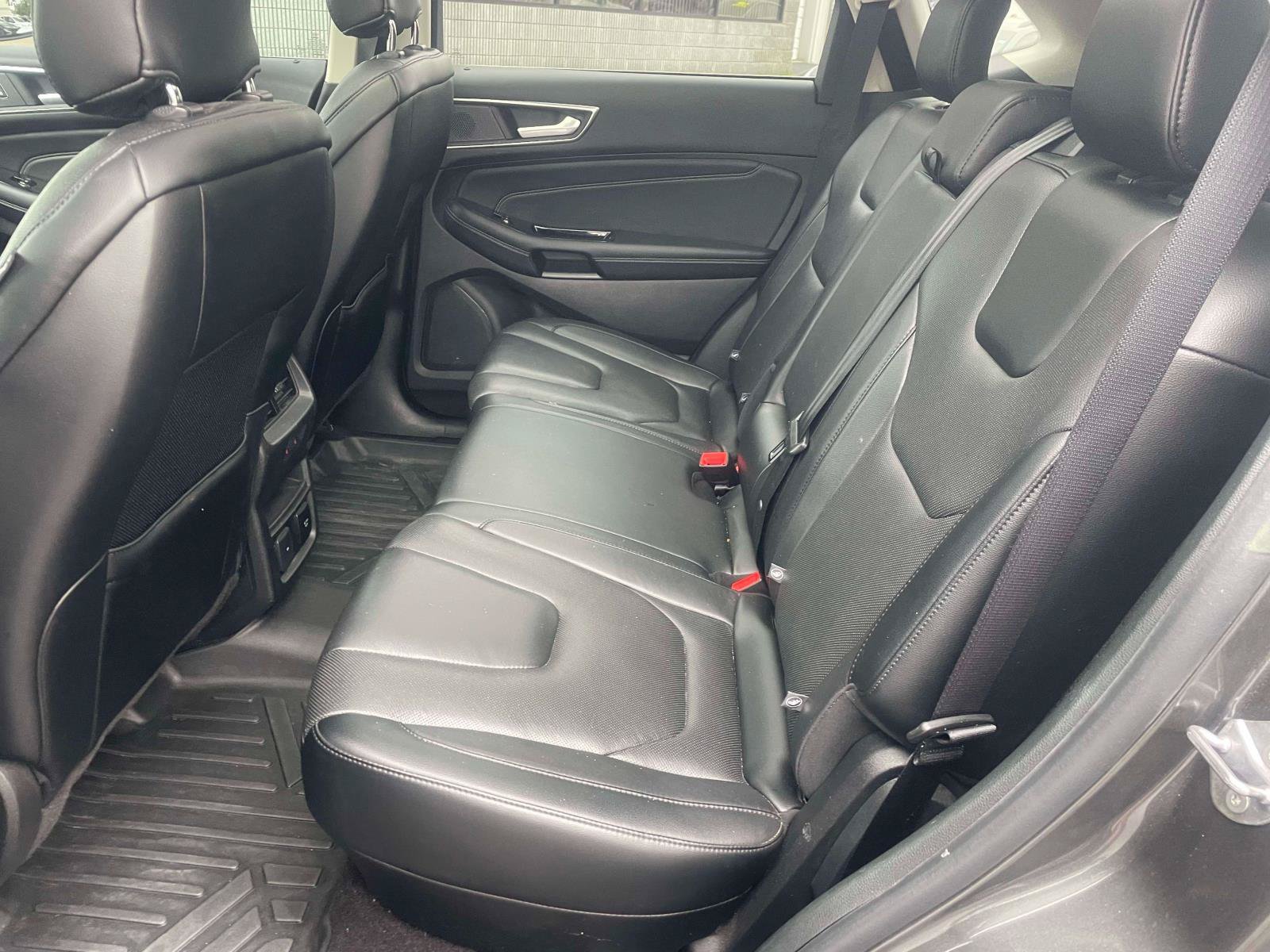 Used 2019 Ford Edge Titanium w/ Equipment Group 301A AWD/4WD image 15