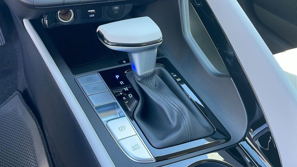 New 2025 Hyundai Elantra Limited image 22