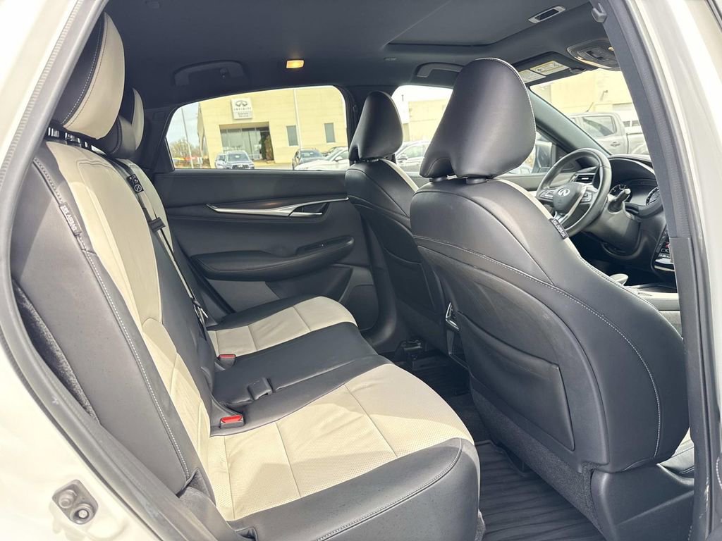 Certified 2023 INFINITI QX55 Luxe w/ Cargo Package image 19