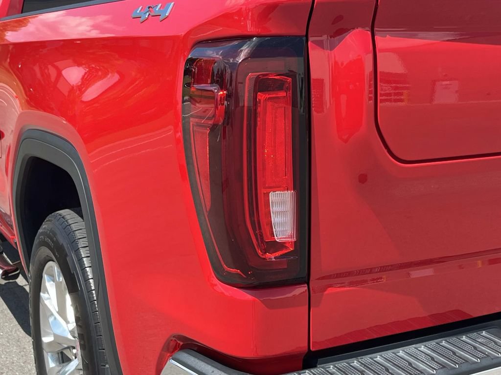 Used 2022 GMC Sierra 1500 SLT w/ SLT Premium Plus Package AWD/4WD image 9
