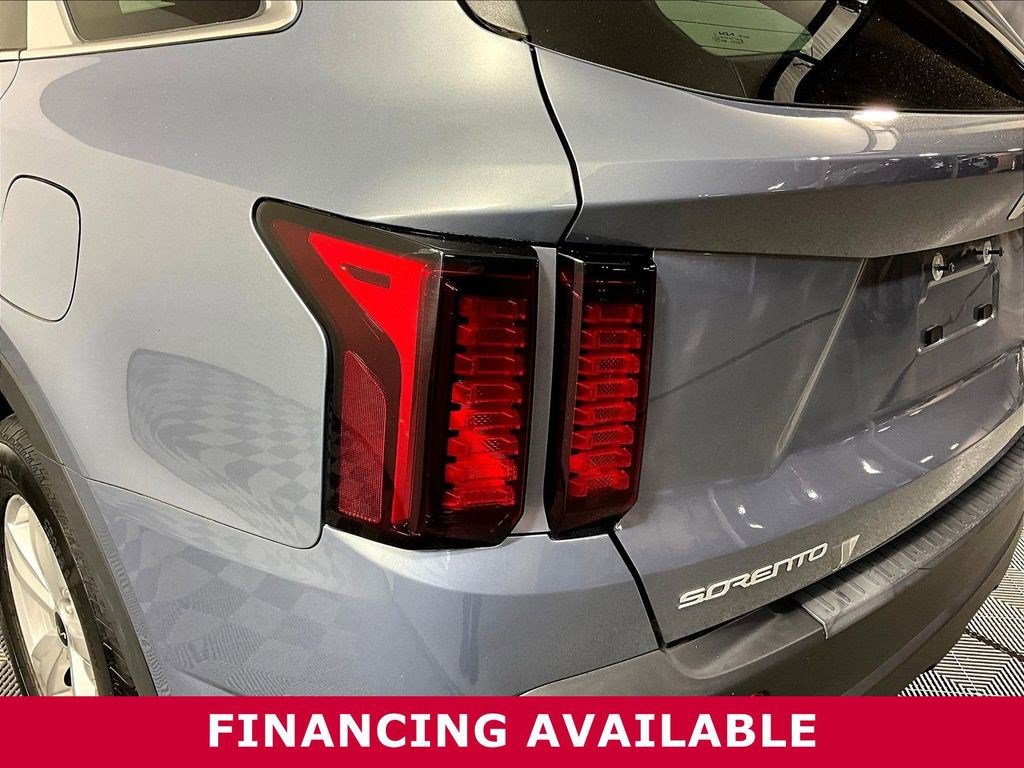 Used 2023 Kia Sorento LX FWD image 20