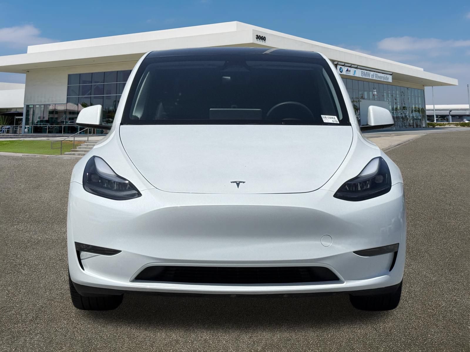 Used 2024 Tesla Model Y Long Range AWD/4WD image 3