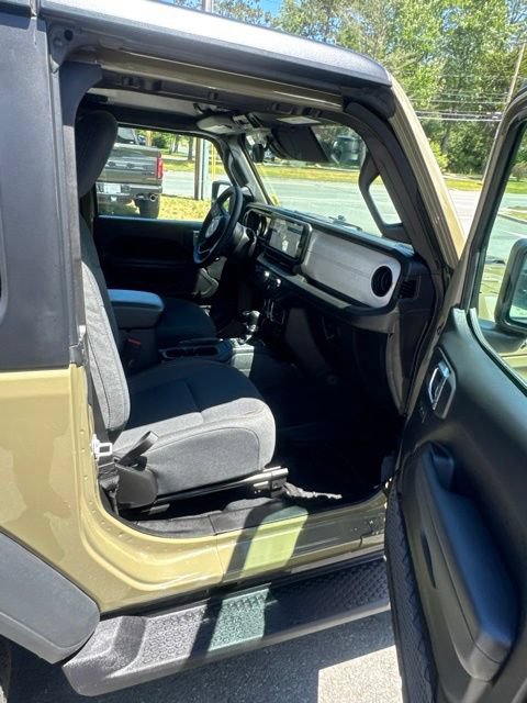 Used 2026 Jeep Wrangler Sport AWD/4WD image 19