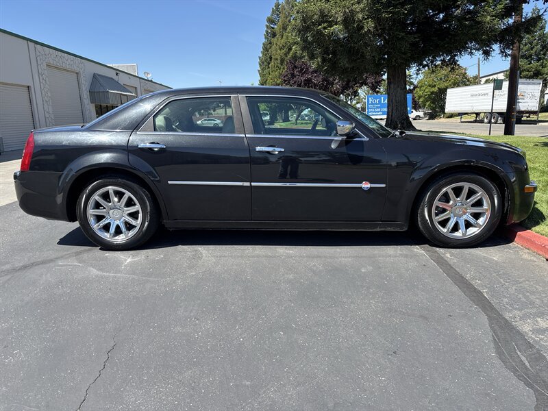 Used 2006 Chrysler 300 C RWD image 8