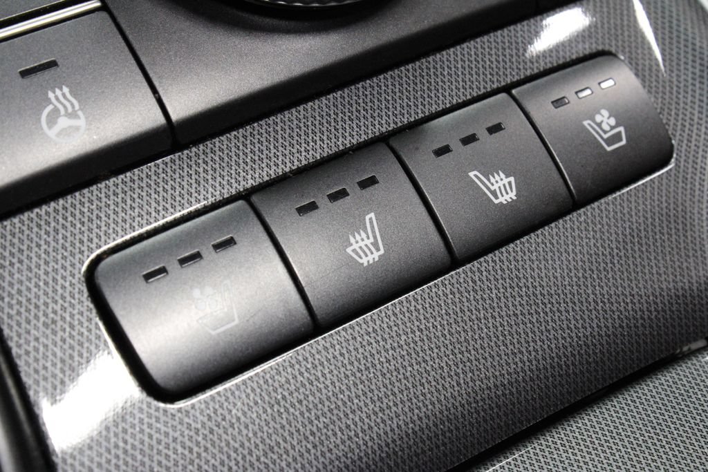 Used 2022 Hyundai Santa Fe Calligraphy AWD/4WD image 32