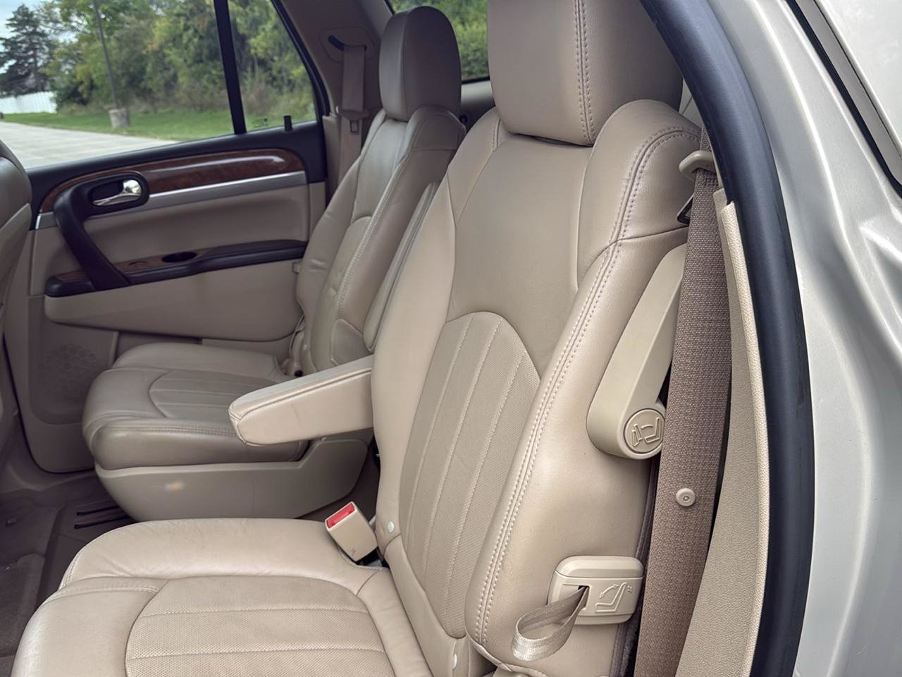 Used 2012 Buick Enclave Premium AWD/4WD image 24
