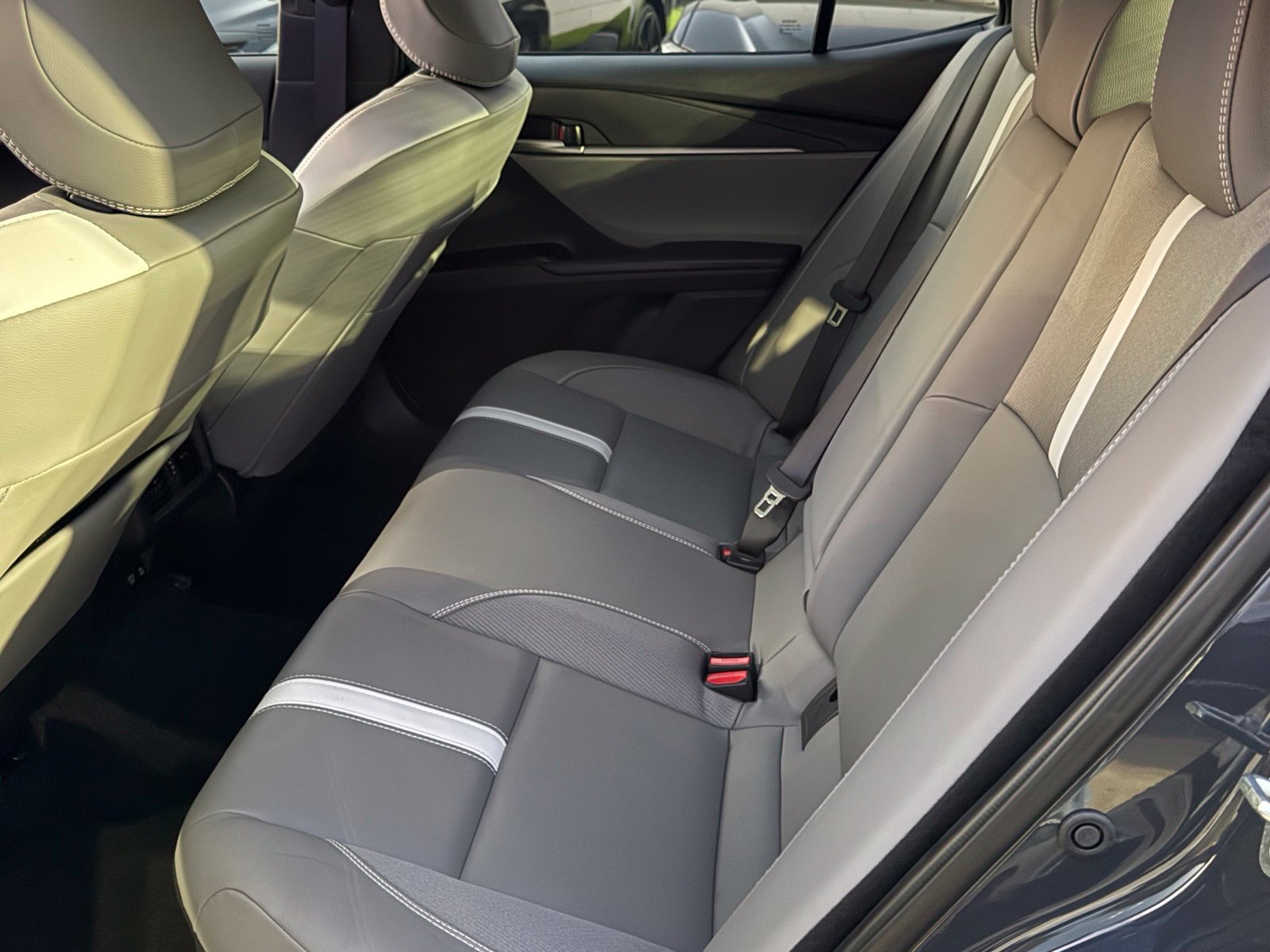 Used 2025 Toyota Camry SE w/ Convenience Package FWD image 37