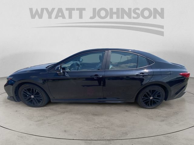 Used 2025 Toyota Camry SE FWD image 4