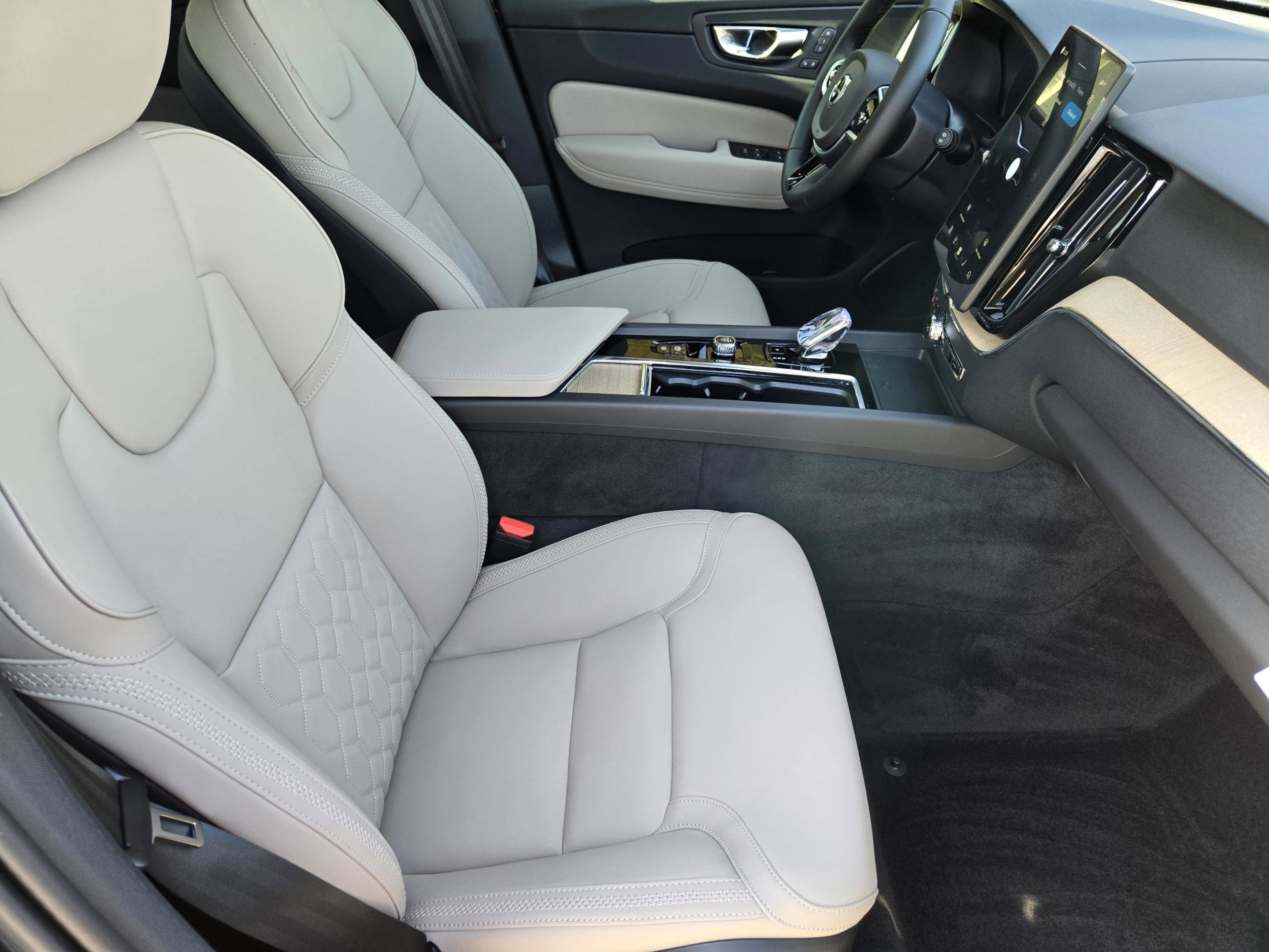 New 2026 Volvo XC60 T8 Plus w/ Protection Package Premier image 16