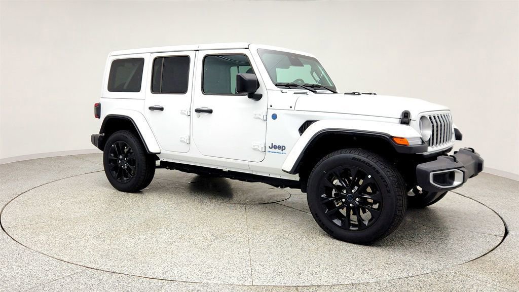 Used 2025 Jeep Wrangler Unlimited Sahara w/ Safety Group AWD/4WD image 3