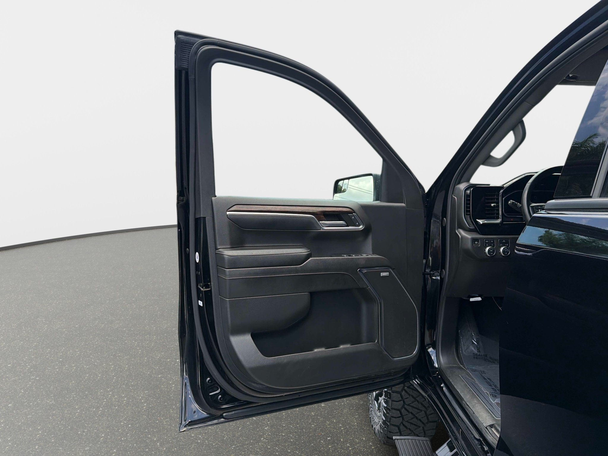 Used 2024 GMC Sierra 1500 Elevation w/ Preferred Package AWD/4WD image 31