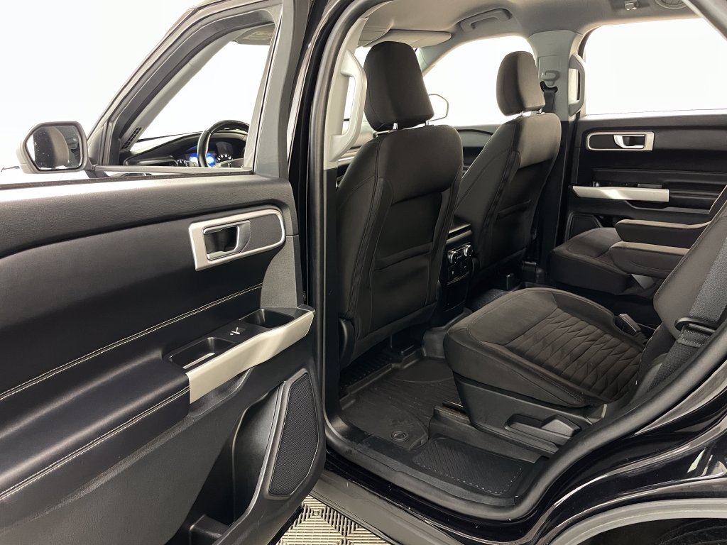 Used 2021 Ford Explorer XLT AWD/4WD image 43