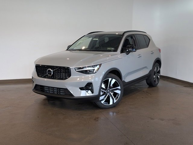 New 2026 Volvo XC40 B5 Ultra w/ Climate Package