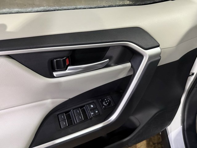 Used 2025 Toyota RAV4 XLE w/ Convenience Package image 10