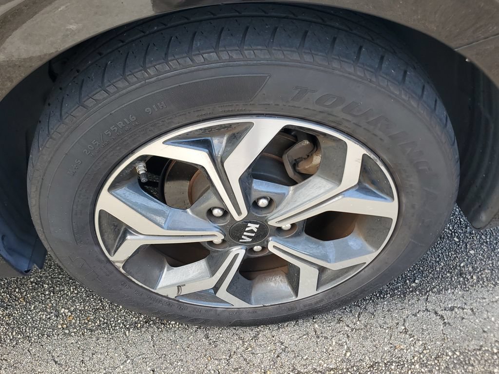 Used 2020 Kia Forte LXS FWD image 7