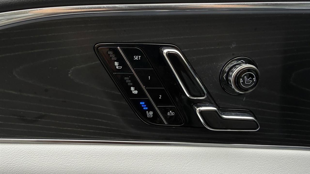 Used 2024 Cadillac Lyriq Sport RWD image 26