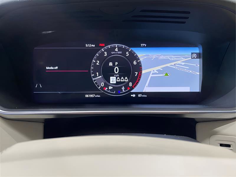 Used 2020 Land Rover Range Rover HSE image 12