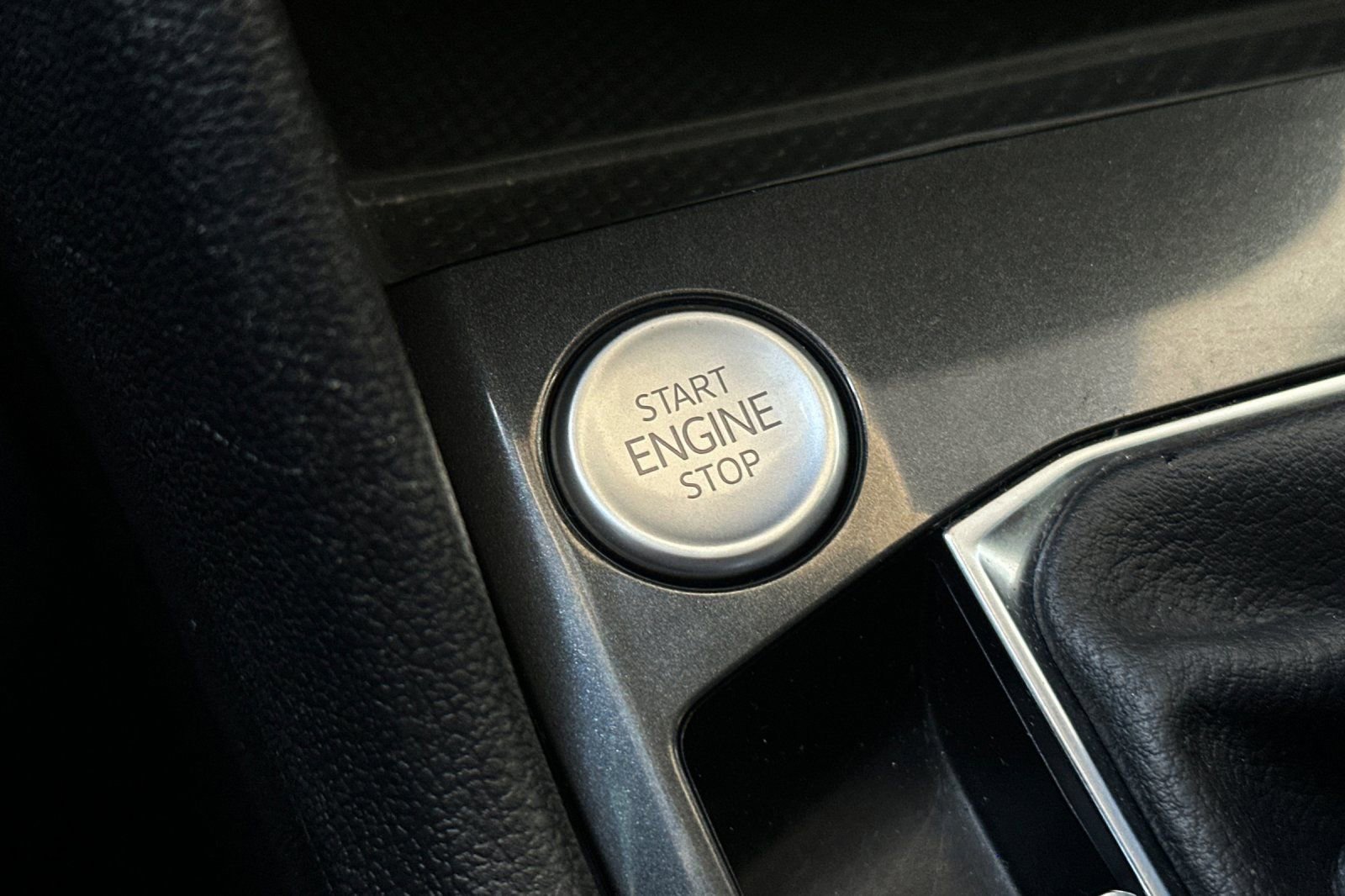 Used 2023 Volkswagen Tiguan SE FWD image 24