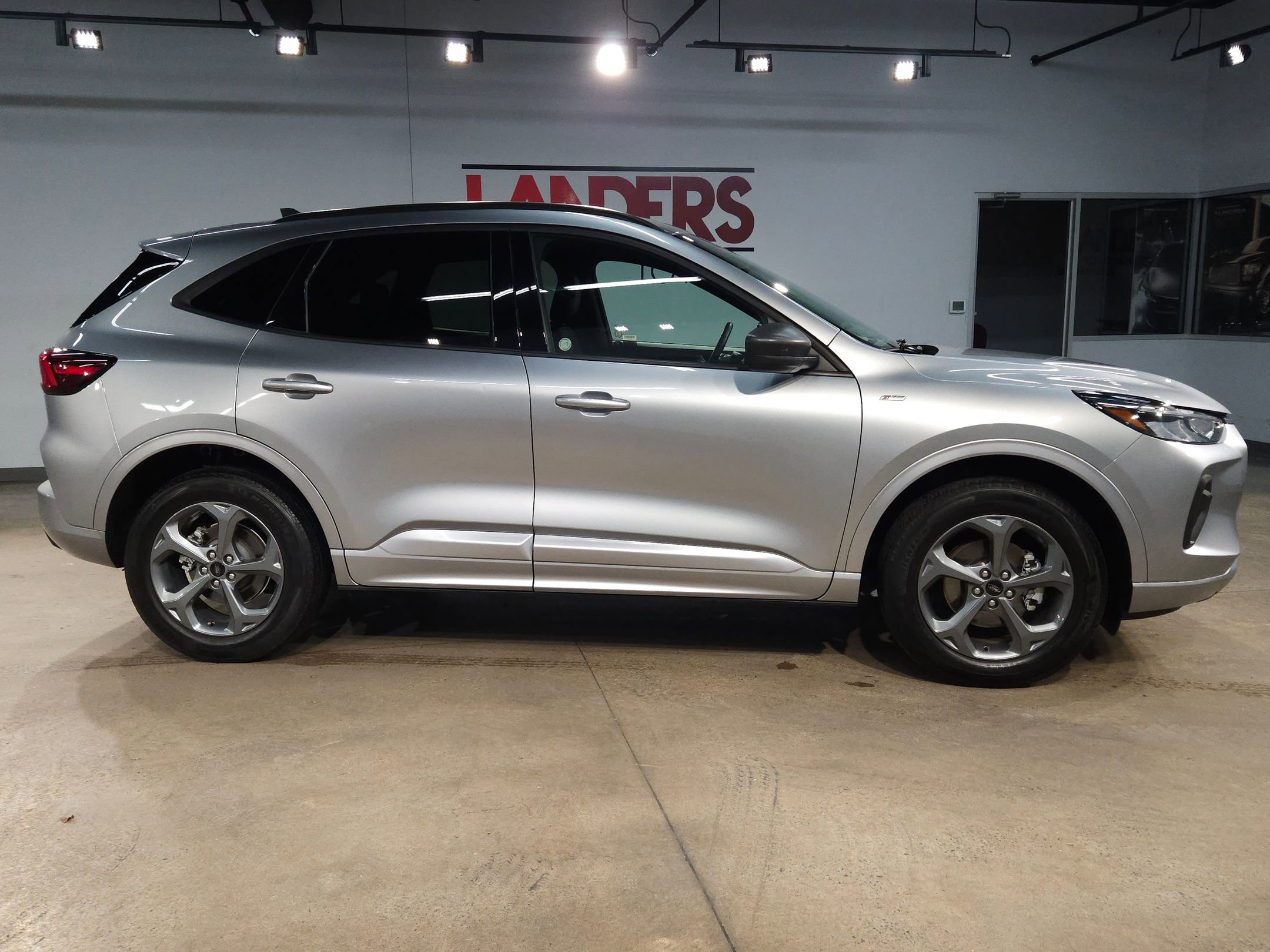 Used 2024 Ford Escape ST-Line AWD/4WD image 8