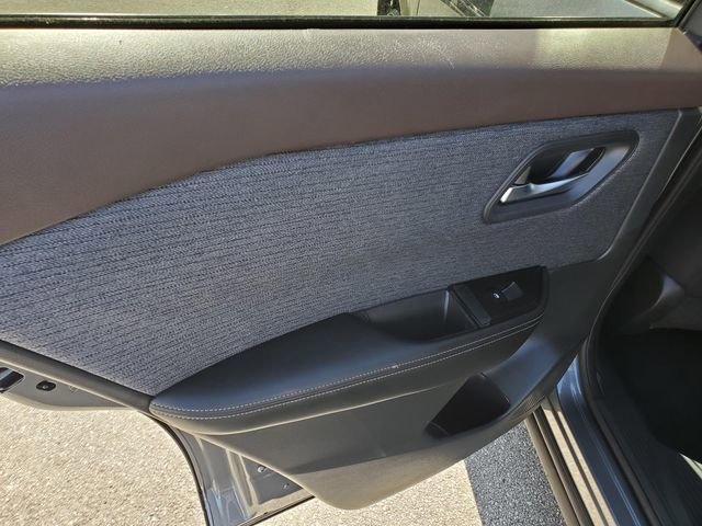 Certified 2023 Nissan Rogue SV FWD image 13