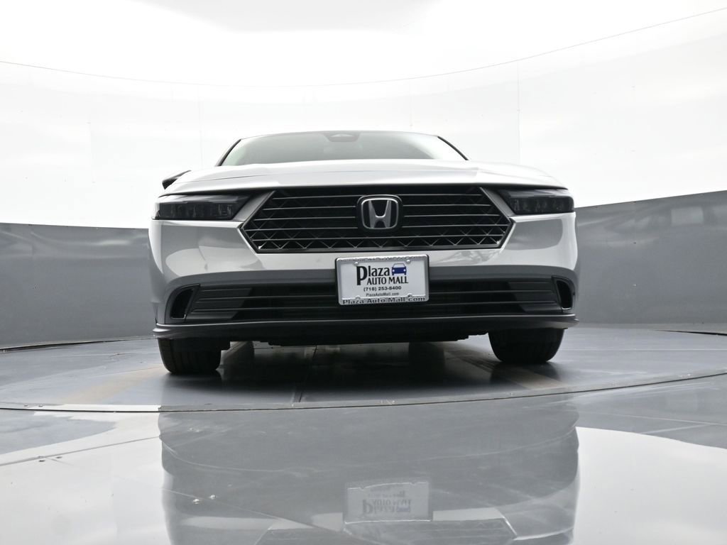 Used 2025 Honda Accord SE image 27