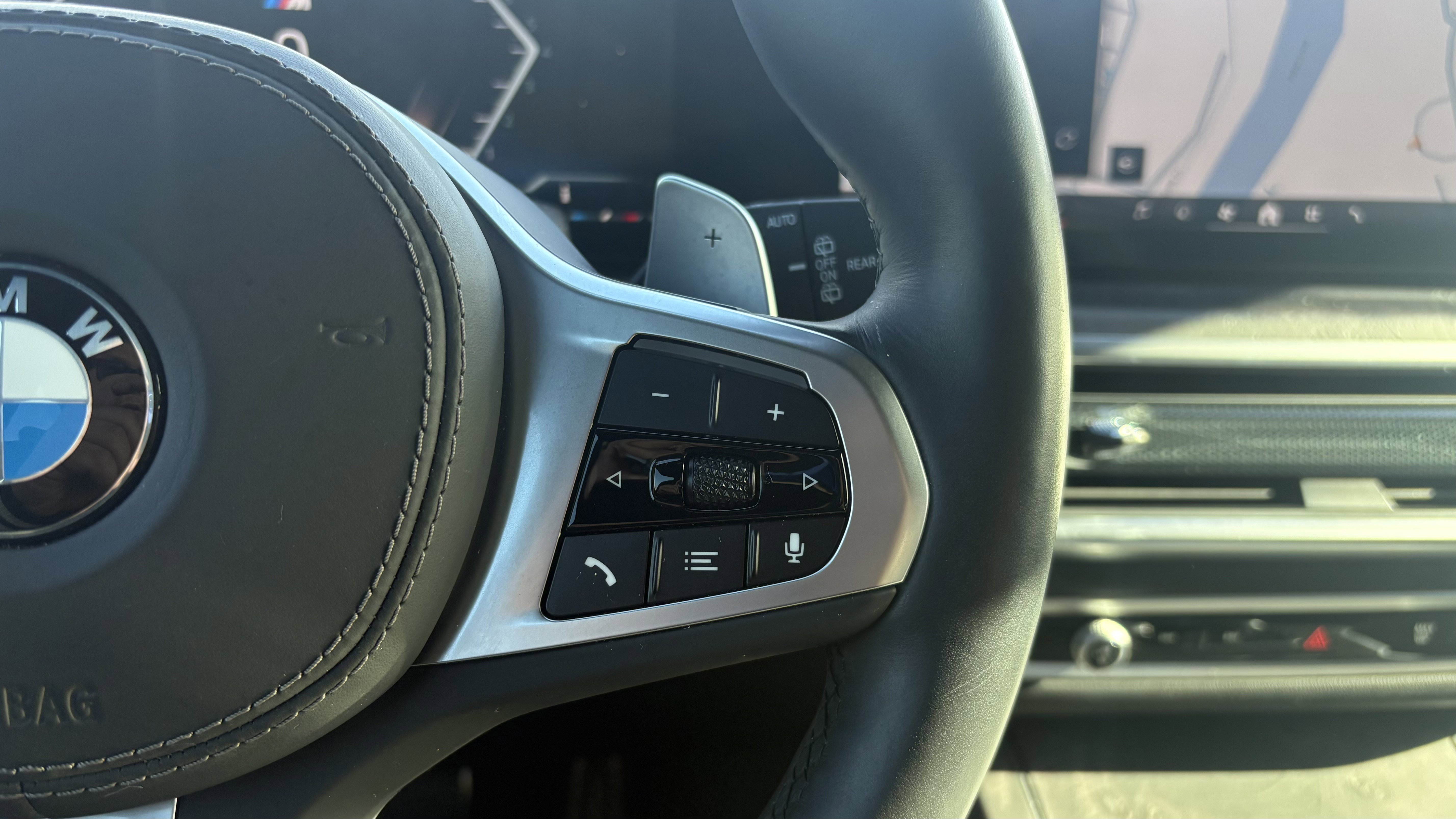 Used 2024 BMW X7 xDrive40i w/ M Sport Package image 21