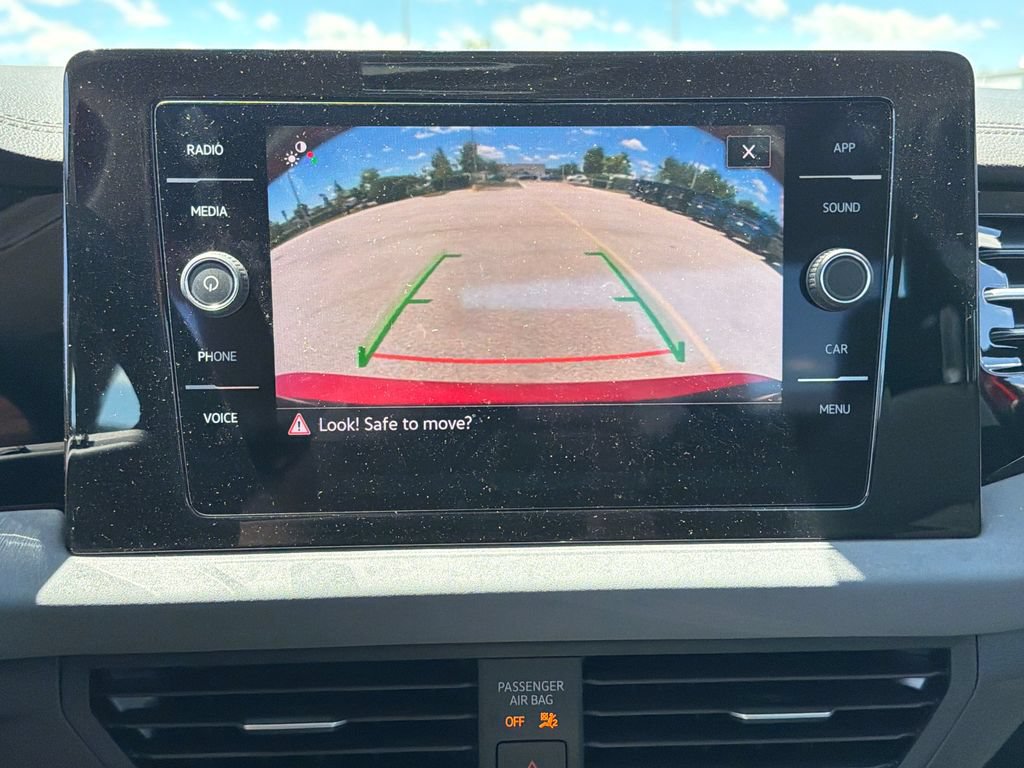Certified 2025 Volkswagen Jetta SE FWD image 16