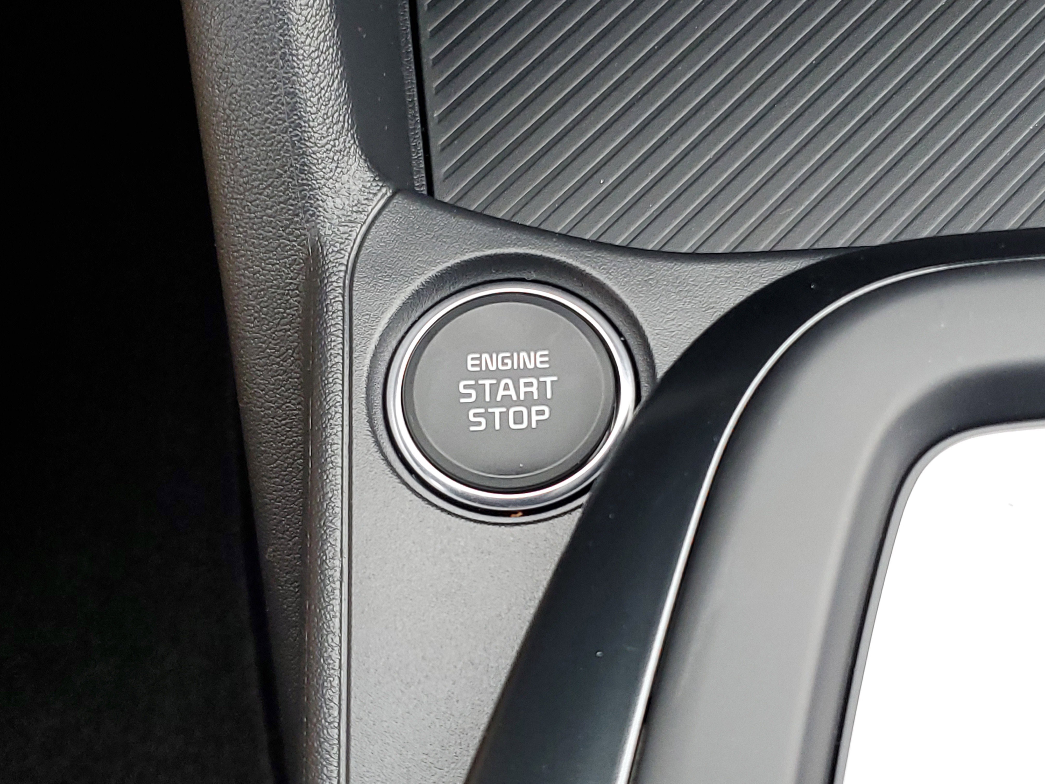 New 2025 Kia K4 LX image 30