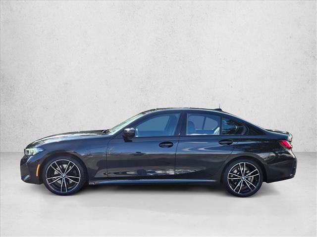 Used 2023 BMW 330i xDrive Sedan w/ M Sport Package image 8